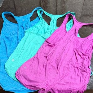 Bundle of lululemon tanks